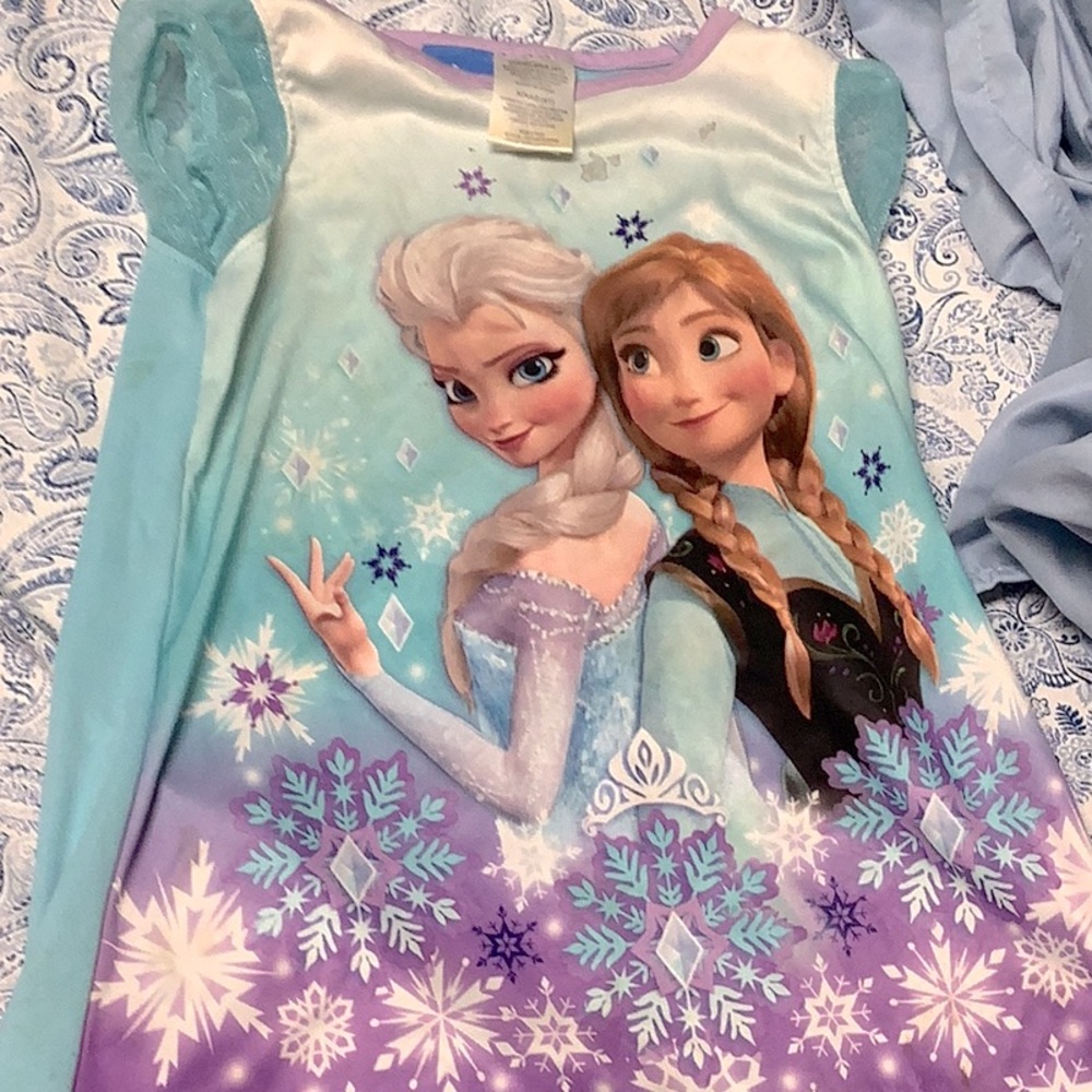 A kids pajama size4T really comfortable for sleepovers